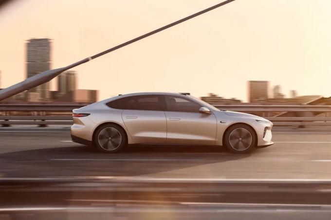 Nio Et7 Dört Kapılı ve Beş Koltuklu Lüks Yeni Enerji Arabası 2