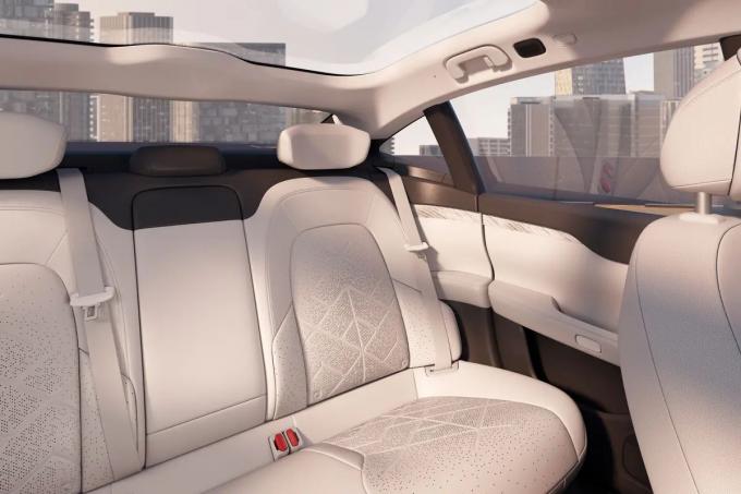 Nio Et7 Dört Kapılı ve Beş Koltuklu Lüks Yeni Enerji Arabası 5